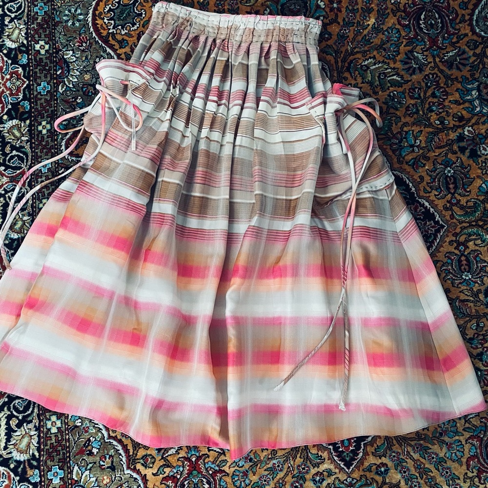NWOT Brook collection midi skirt size 0. Pink multi color